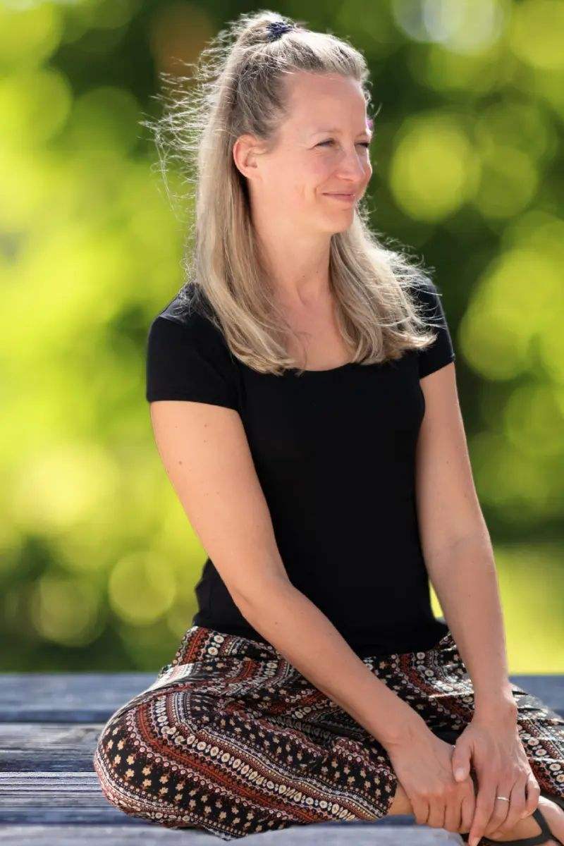 Marloes Mulder in natuurlijke omgeving tijdens coaching
